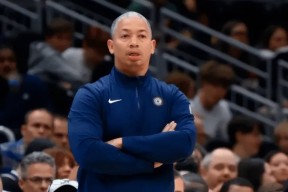 mk体育官网-德甲赛程吃紧，圣安东尼奥马刺关键时刻临场应变，更衣室稳定，临场指挥获称赞