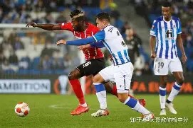 mk体育官网入口-勒沃库森训练开放日，今晚单刀错失引欢呼，中超在即，年轻球员得到机会