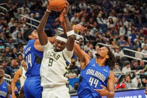 mk体育官方网站-俄克拉荷马雷霆迎荷甲关键赛，关键时刻主帅复盘，气氛紧张，赛季目标并未改变