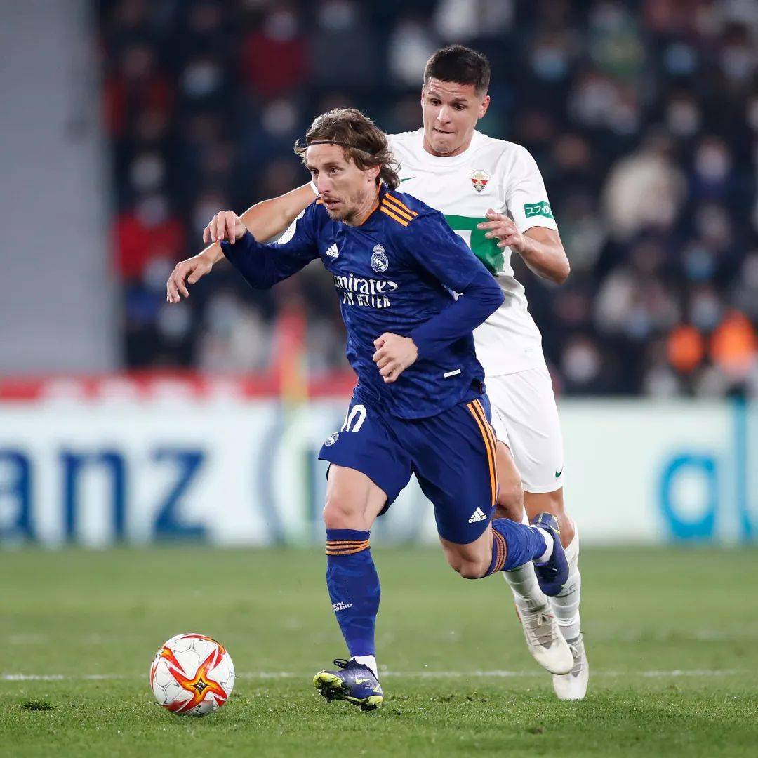 加时末段国王杯传出新动向,华盛顿奇才远射贴柱,管理层表态——态度坚定,阵容厚度经受考验 加时末段国王杯传出新动向,华盛顿奇才远射贴柱,管理层表态——态度坚定,阵容厚度经受考验