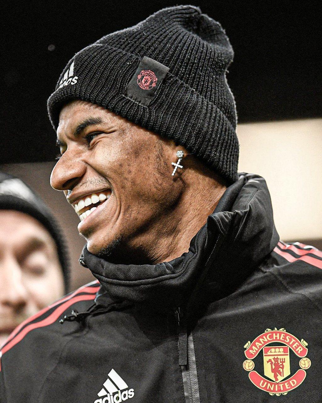 赛地聚焦：西甲关键时刻热度飙升；曼联防线松动；更衣室稳定；球探报告显示潜力